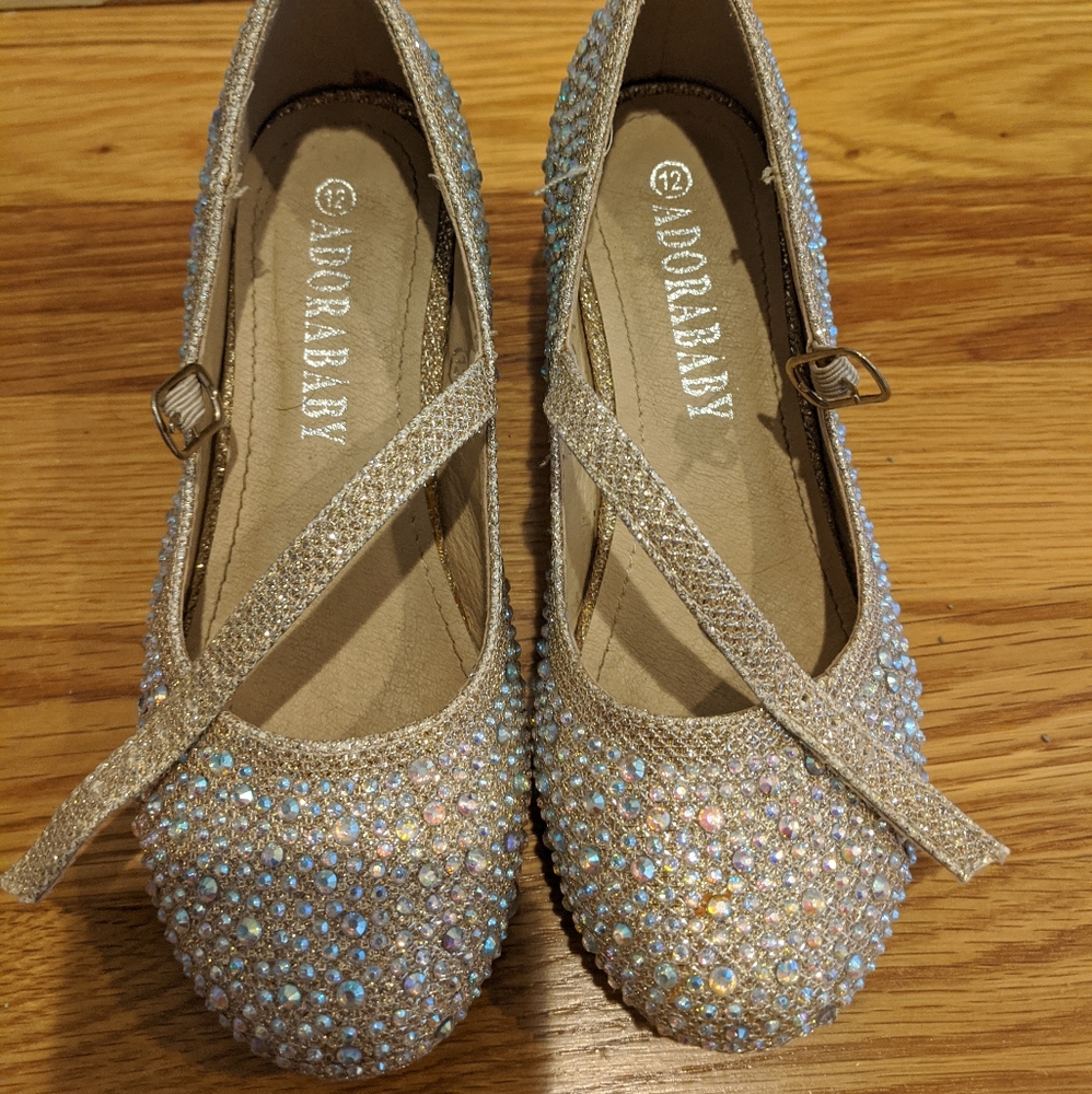 🔴SOLD🔴 Little Girls Mini Heel shoes